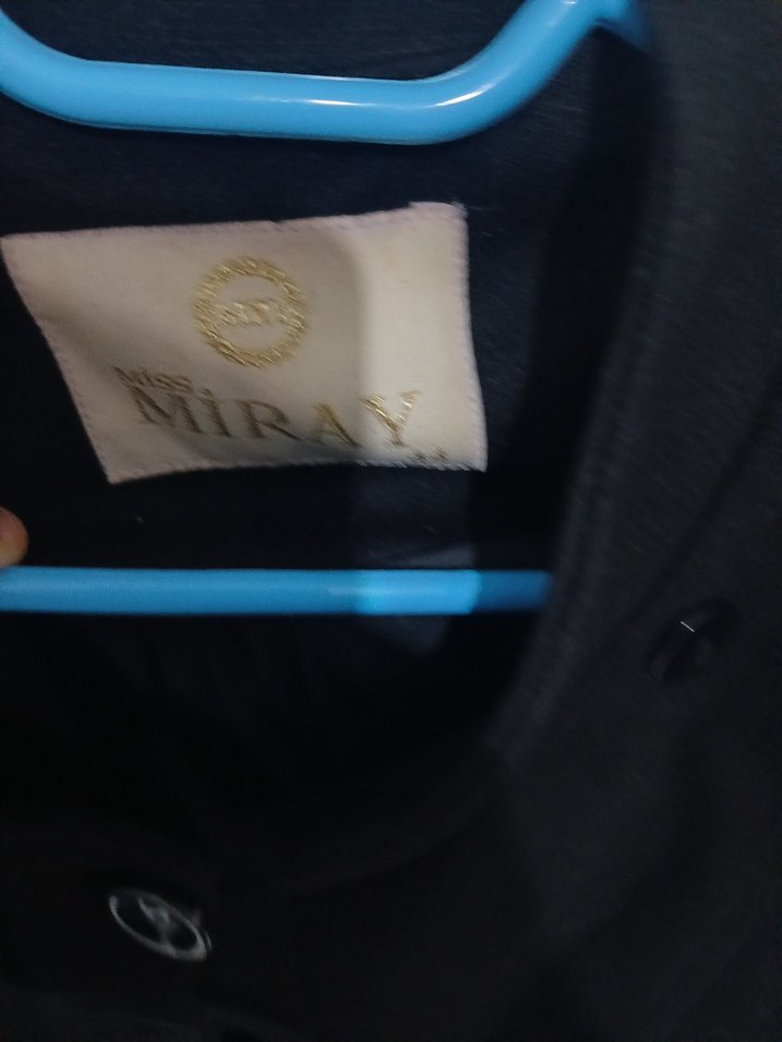 Siyah Düğmeli Kaban - Görsel 2