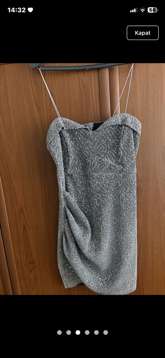 Zara model Parlak Gri Straplez Mini Elbise - Görsel 2