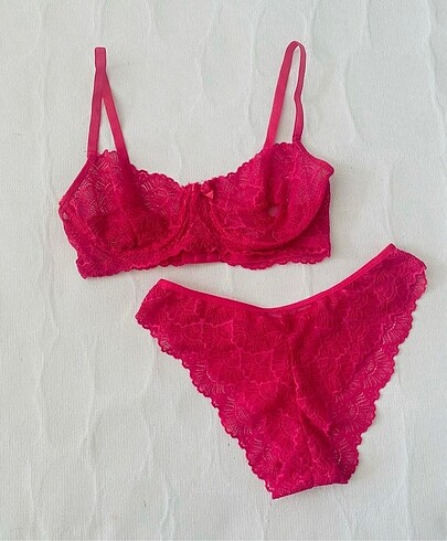 Bralet takım