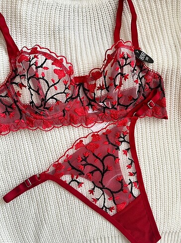 Bralet takım
