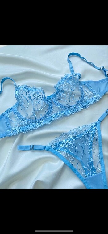 Bralet takım