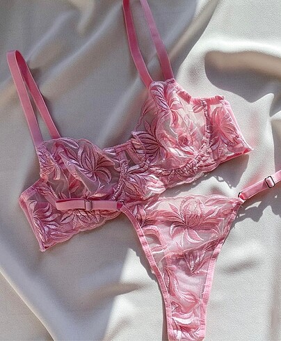 Bralet takım