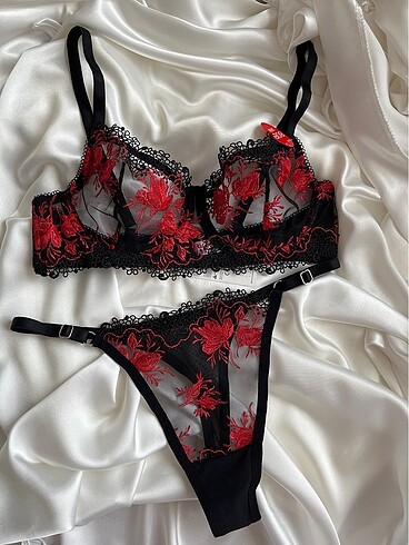 Bralet takım