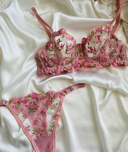 Bralet takım