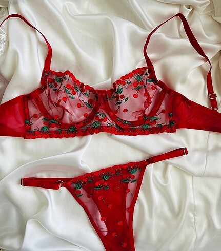 Bralet takım