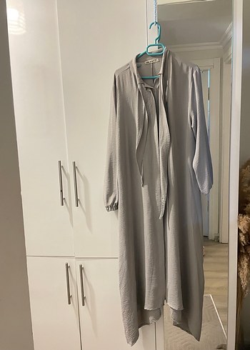 Gri V Yaka Düğmeli uzun  Gömlek - Görsel 3