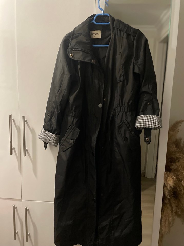 Siyah  Uzun Beli Kemerli Kadın Yağmurluk - Görsel 2