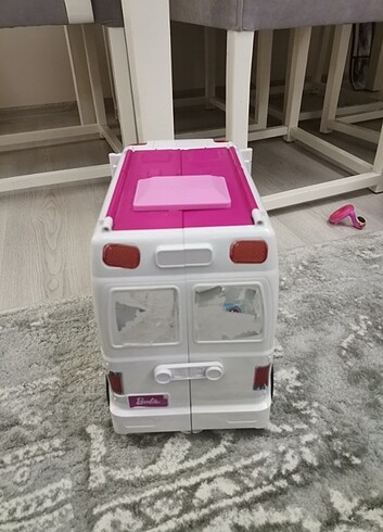 Orjinal barbie ambulans sıfırı 3000 tl