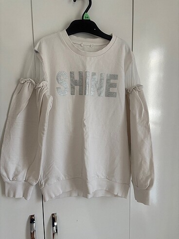 Kolları tül detaylı sweatshirt