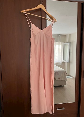 Pembe V Yaka Askılı Uzun Elbise