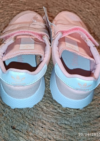 23 Beden pembe Renk Kız Çocuk Pembe Adidas Cırt Cırtlı Spor Ayakkabı