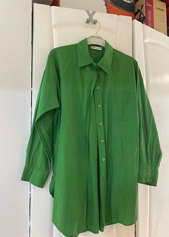 Uzun Kollu Yeşil Düğmel Keten Gömlek
Yeşil 100
Diğerleri 200 250 - Görsel 2