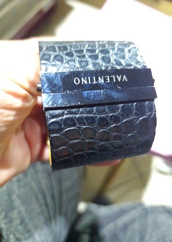 Beden Valentino İtalya Siyah Timsah Bantlı Manşet saat
