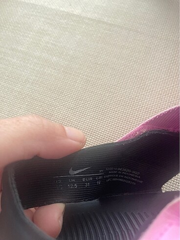 31 Beden pembe Renk Nike kız çocuk sandalet