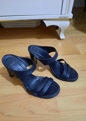 Siyah Tokalı Stiletto Kadın terlik