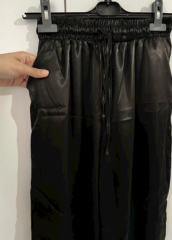 Diğer Siyah Kadın Saten Rahat Kesim Pantolon