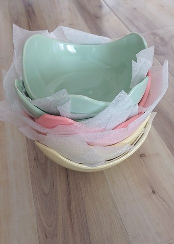 Pastel Renkli Porselen Kase Seti