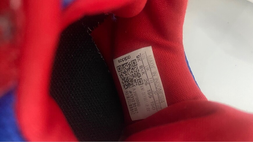 26 Beden Adidas çocuk ayakkabı