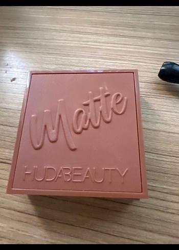 Huda Beauty Matte Warm Obsession Göz Farı Paleti - Görsel 3