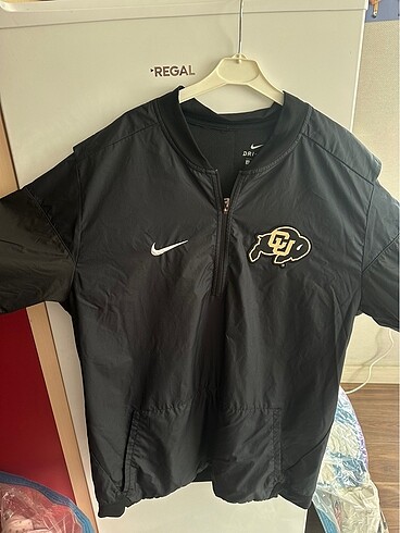 Nike yağmurluk