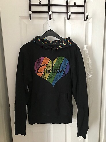 Sweatshirt