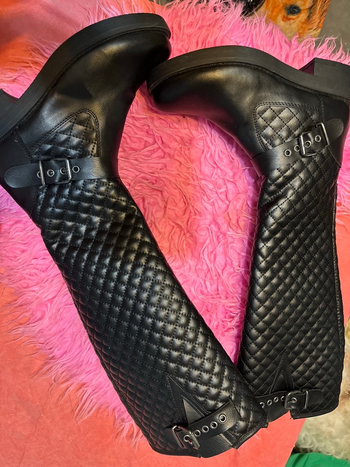 Siyah Yılan Desenli Deri görünümlü Çizme - Görsel 4