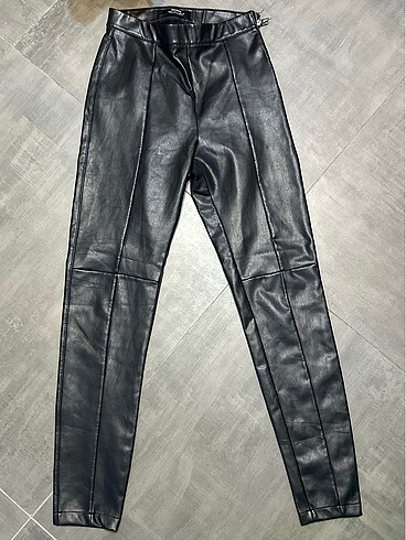 Bershka suni deri pantolon