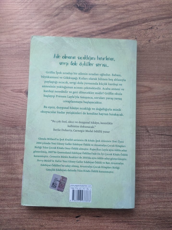 İpek Ailesinin Yeni Üyesi - Glenda Millard - Görsel 2