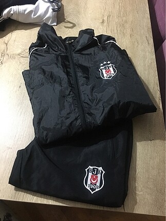 Beşiktaş yağmurluk