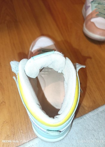 35 Beden pembe Renk Kız Çocuk Bağcıklı Pembe Batik Spor Ayakkabı