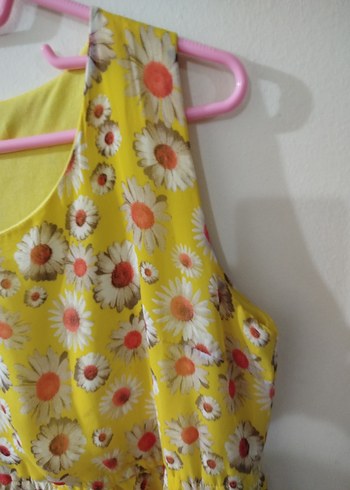 Sarı Çiçek Desenli Kolsuz Elbise - Görsel 3