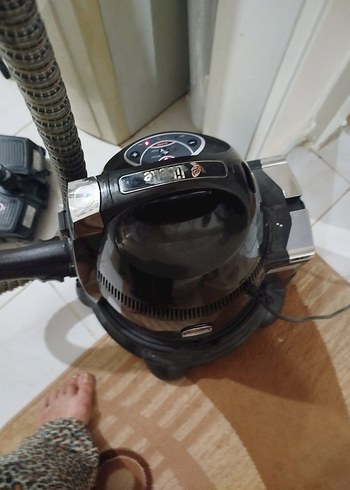 Siyah Klasik Elektrikli Süpürge - Görsel 2