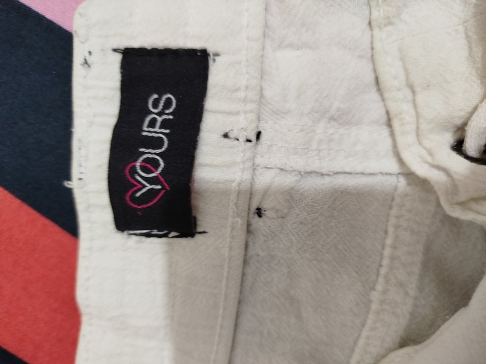 Beyaz Keten Mini Rahat Kesim Şort ölçüleri vardır - Görsel 4