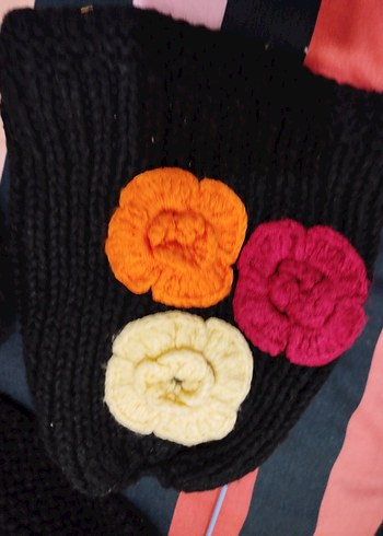 Renkli Çiçekli Örgü Kadın Bere üç adettin fıyatı - Görsel 2