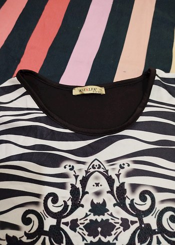 Desenli Kısa Kollu  Tişört ölçüleri vardır - Görsel 3