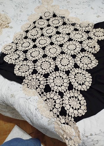 Bohem Tarzı El Yapımı Dantel Örtü