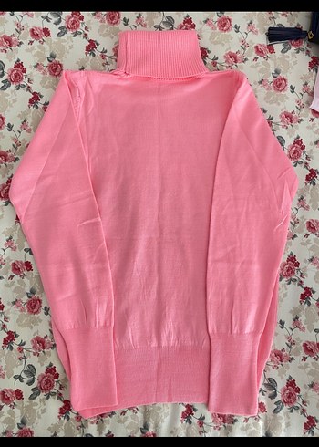 Pembe boğazlı uzun kollu kazak