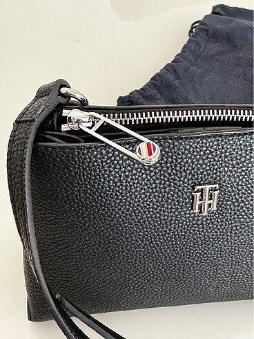 Beden Tommy Hilfiger çanta