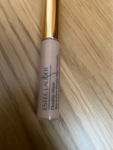 Estee Lauder kapatıcı