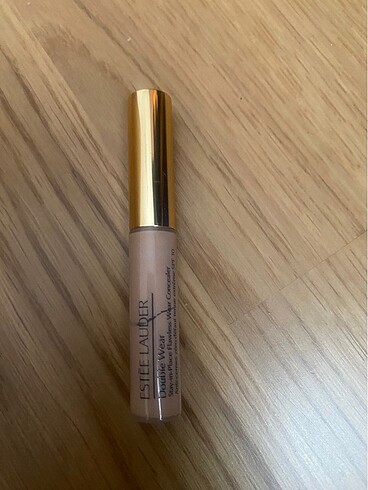 Estee Lauder Estee Lauder kapatıcı