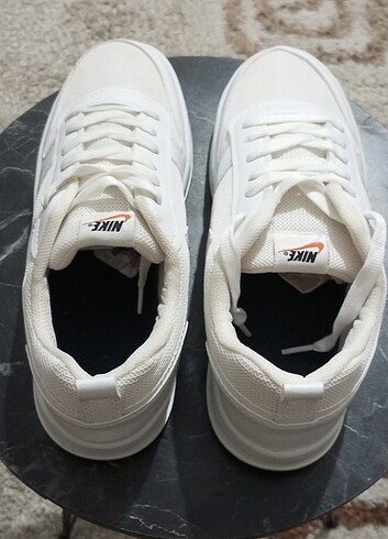 Nike SIFIR 41 NUMARA NIKE SPOR AYAKKABISI