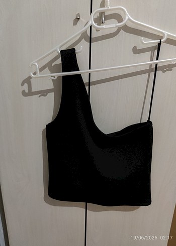 Diğer Tek Omuz Siyah Crop Top