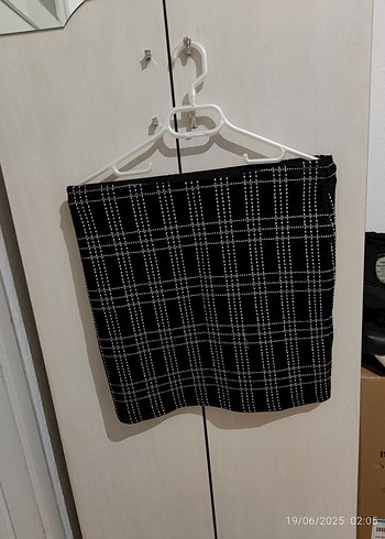 Siyah Ekoseli Mini Etek