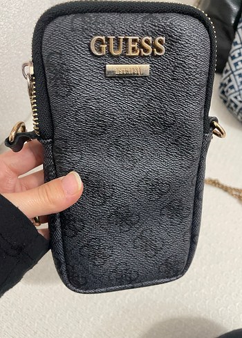 Beden Guess Siyah Fermuarlı küçük çanta