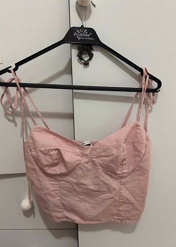 Bershka bağcıklı askılı crop top