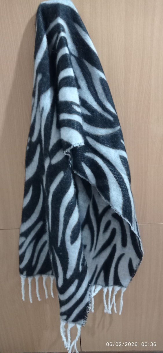 Kadın Zebra Bohem Kürklü Şal - Görsel 3