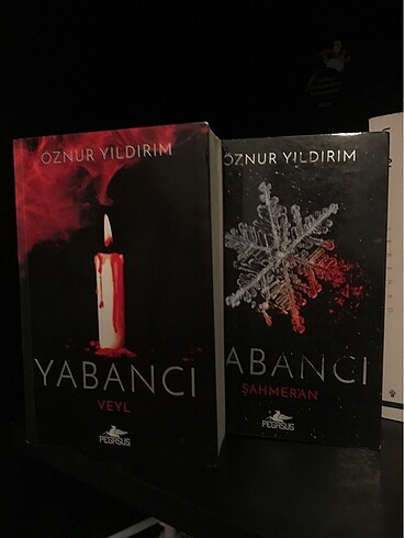 ÖZNUR YILDIRIM YABANCI SERİSİ İLK 2 KİTAP