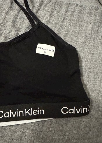 s Beden Calvin Klein Siyah Spor Sütyeni