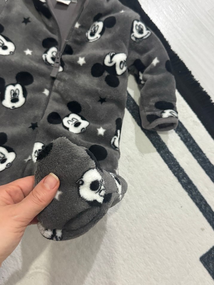 Gri Mickey Mouse Baskılı Bebek Tulum - Görsel 2