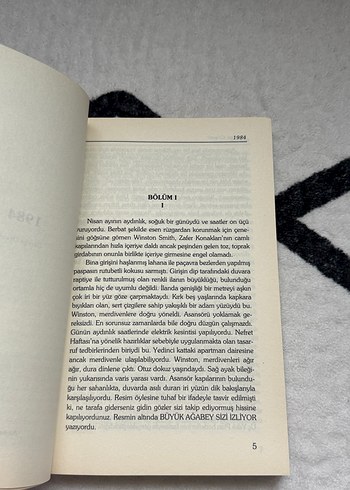 George Orwell - 1984 Romanı - Görsel 2